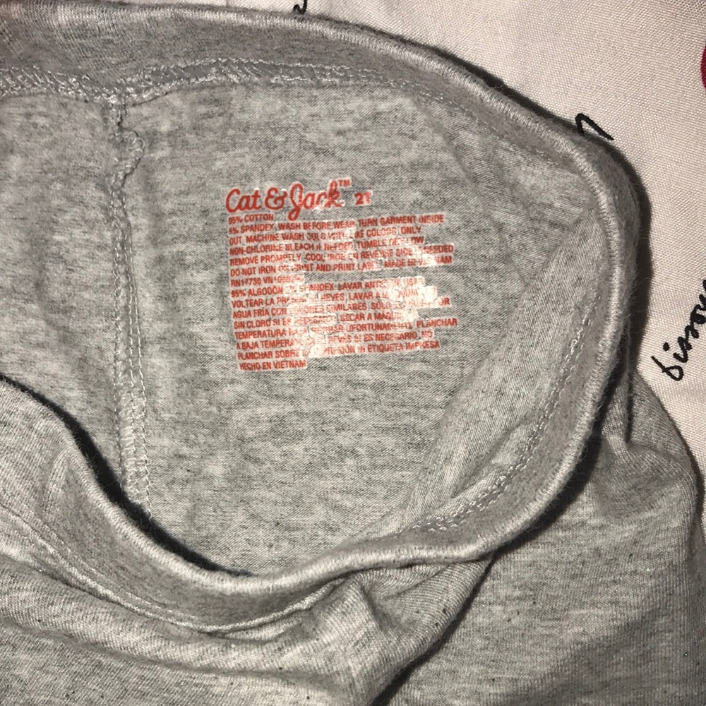 Girls 2T gray bundle shirt & shorts ๐ฆ & glitter - Picture 6 of 7